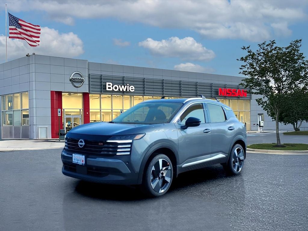 2026 Nissan Kicks SR in Gun Metallic — front three-quarter view