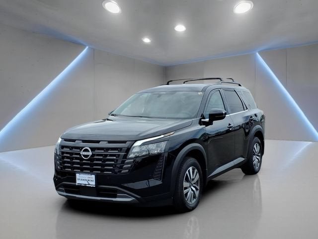 2026 Nissan Pathfinder SL in Super Black — front three-quarter view